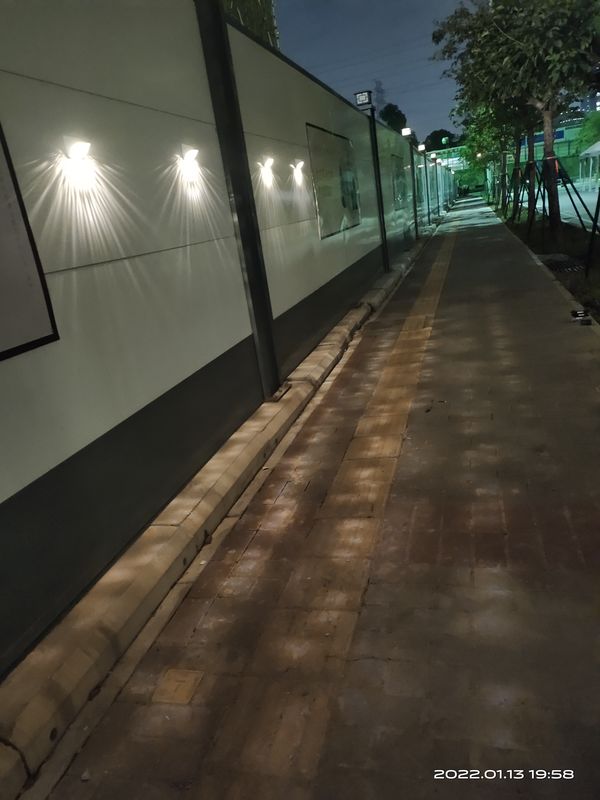 Monokristallines Silizium-LED-Dekorationslicht mit IP65-Wasserdichtheit und 15-Stunden-Arbeitszeit