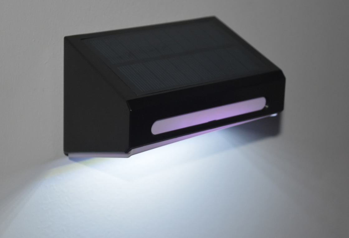 LED-Solarwandleuchte mit ABA PC Shell RGB Atemmodus für Außenbeleuchtung
