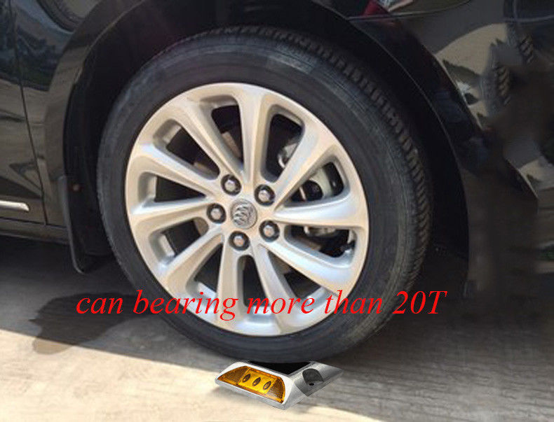 Weiß/Gelb/Rot/Bule/Grün solarbetriebene Straßenmarker für extreme Temperaturen