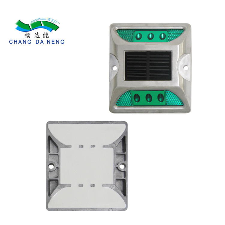 Weiß Gelb Rot Blau Grün 330g 2V LED Solarstraßenstangen Arbeitstemperatur -20C-70C Aluminiumlegierung