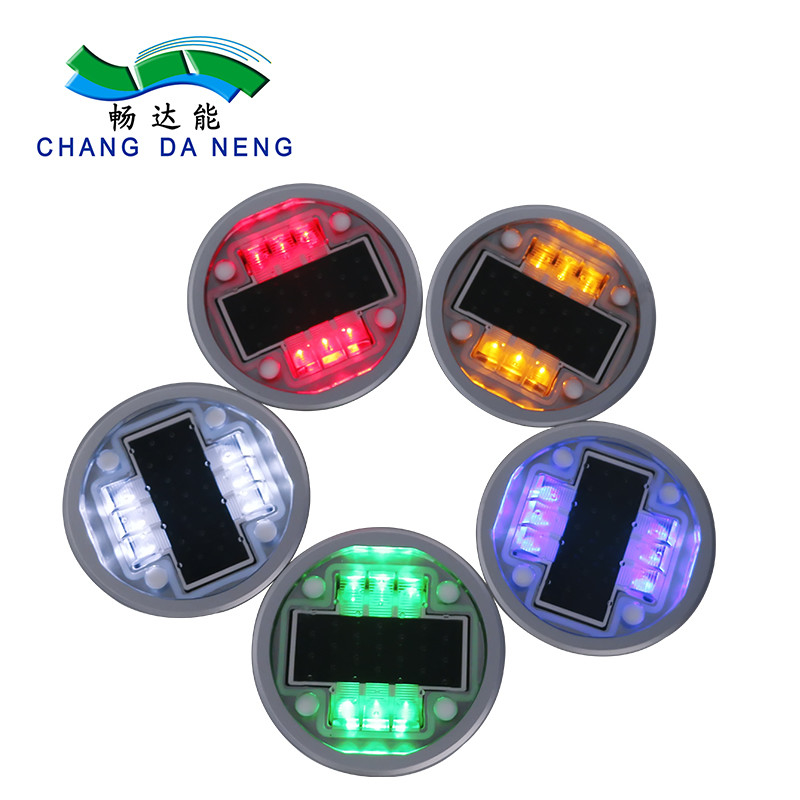 136*52mm Größe Superhelle Solar-LED-Begrabene Straßenmarker mit IP68-Wasserdichtheit