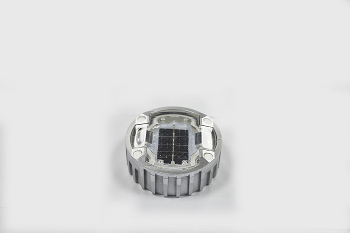 Rote Solarstraßenstangen 2V Aluminiumlegierung PC IP68 wasserdicht für eine verbesserte Straßensicht nachts