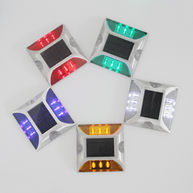 Gelbe Solarstraßenstiel 6 LED und 20 Tonnen Ladekapazität Solarstraßenmarker