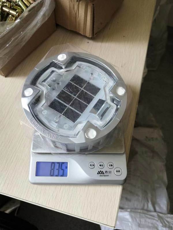 Aluminiumlegierung Solarstraßenstiel 123x48,5 mm mit > 30 T Kompressionsbeständigkeit und > 500 m Sichtweite