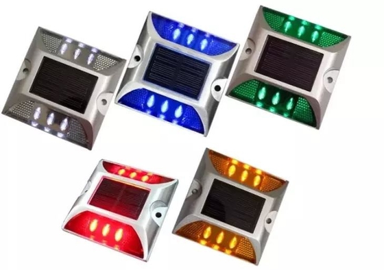 IP68 Solar Straßenstange Lichtreflectoren Polykristallines Silizium Solarpaneel 1,2 V/600 MAH